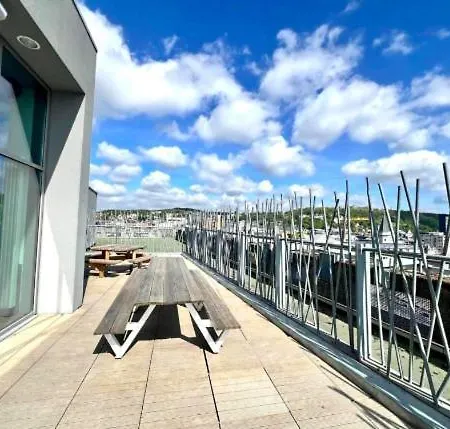 Business Trip - Sauna, Gym, Rooftop *