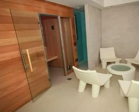 Business Trip - Sauna, Gym, Rooftop