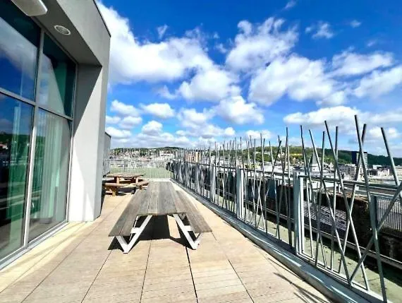 Business Trip - Sauna, Gym, Rooftop *